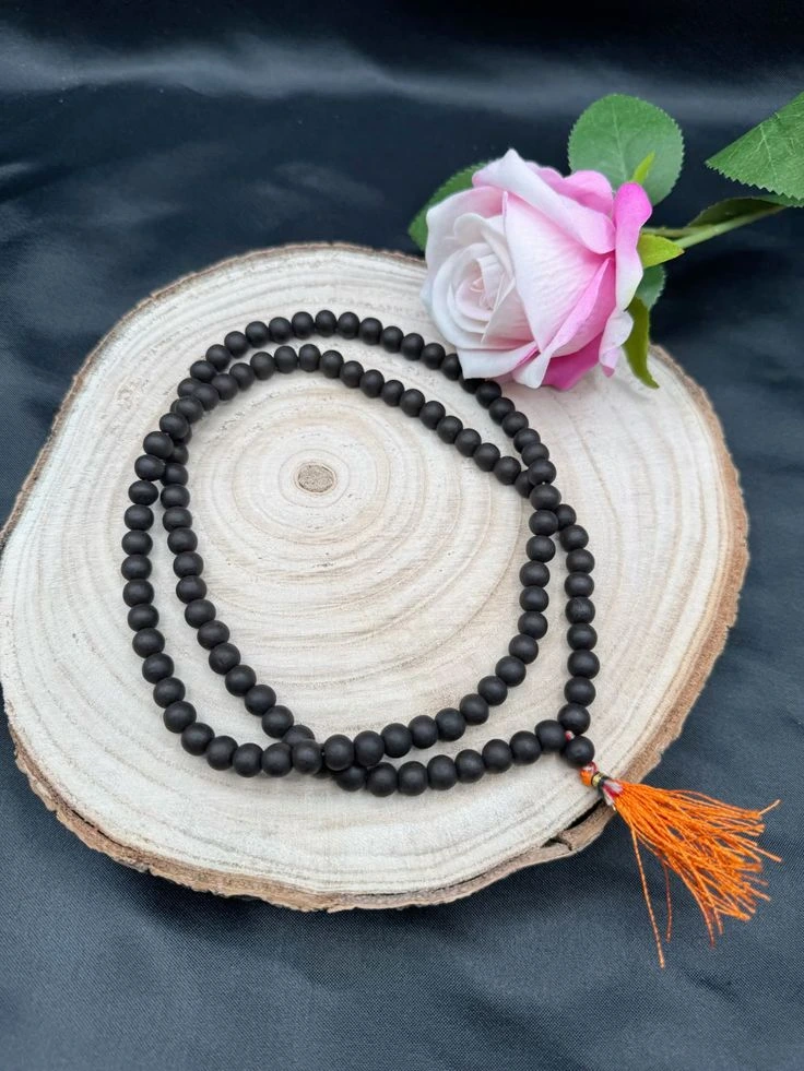 33010c74c8e15b2849c06a01354a5136.webp Divya Karungali Mala 108+1 – Natural Ebony Wood Beads | Lab Certified & Energized for Japa & Protection