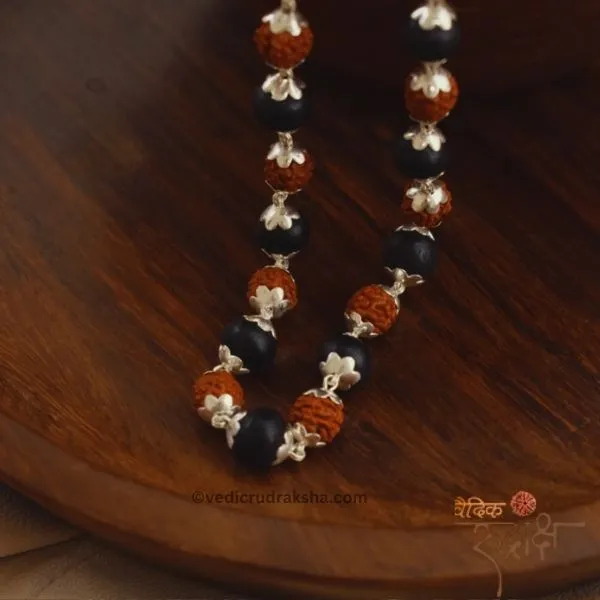 Karungali-Rudraksha-Mala-4.webp Karungali Rudraksha Mala - Image 4